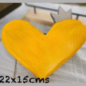Corazón Amarillo con Corona Gris 22x15 cm.