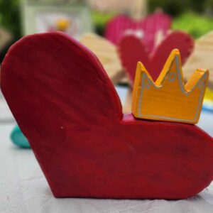 Corazón con Corona Amarilla