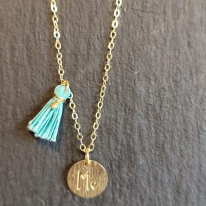 Collar con Placa Bañado en Oro